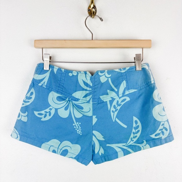 Vintage Y2K Express Hawaiian Print Short Shorts Sz 2 - Picture 2 of 6